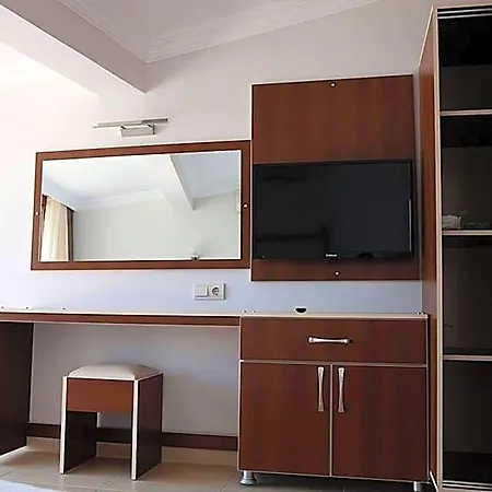 Can Apartments 3* 马尔马里斯
