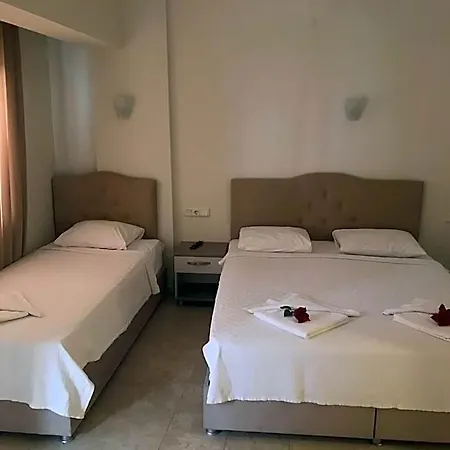 Can Apartments 3* 马尔马里斯